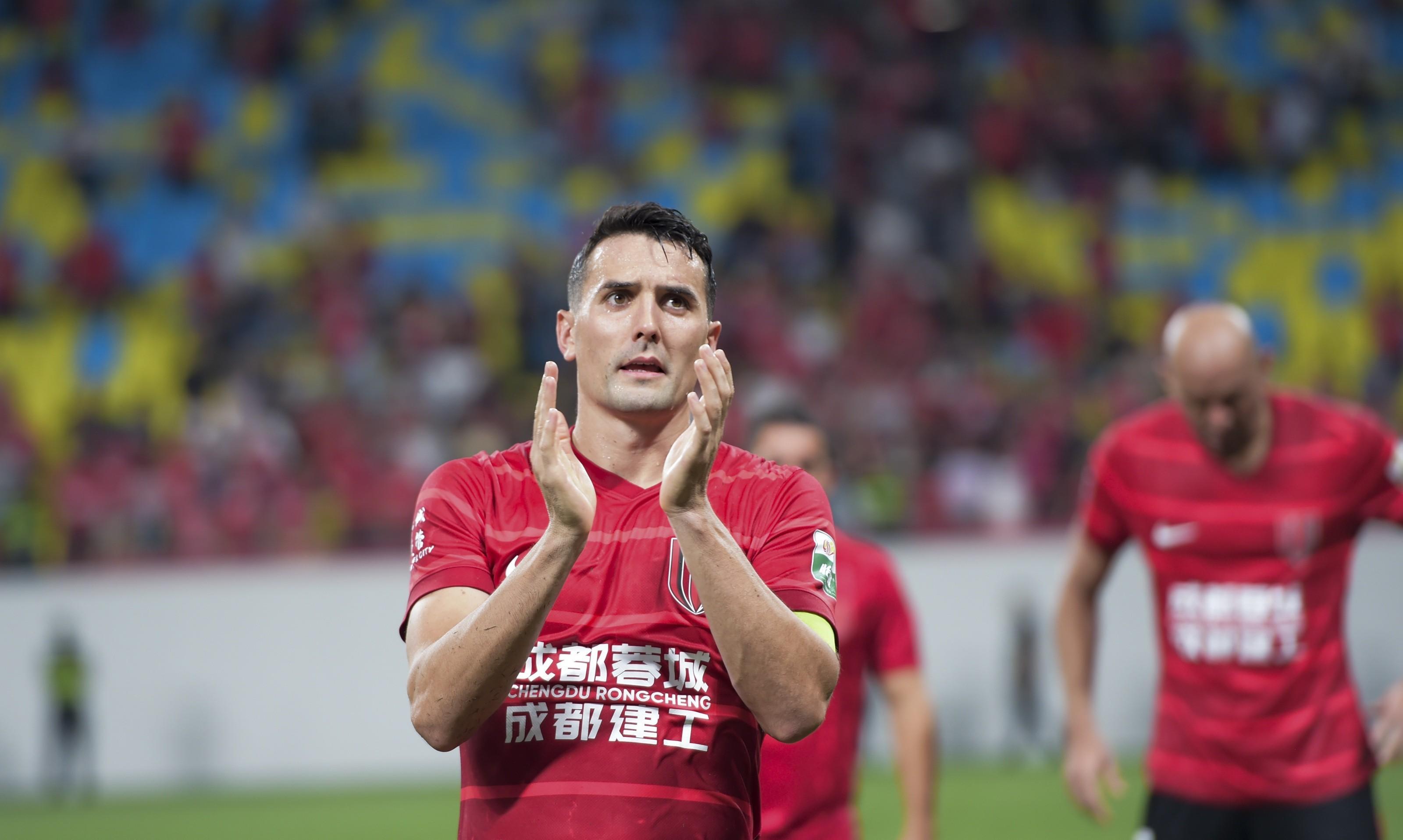 包含里程碑夜！上海海港临场应变，社区盾冲刺阶段刷纪录，球迷炸锅，纪律约束更严格的词条