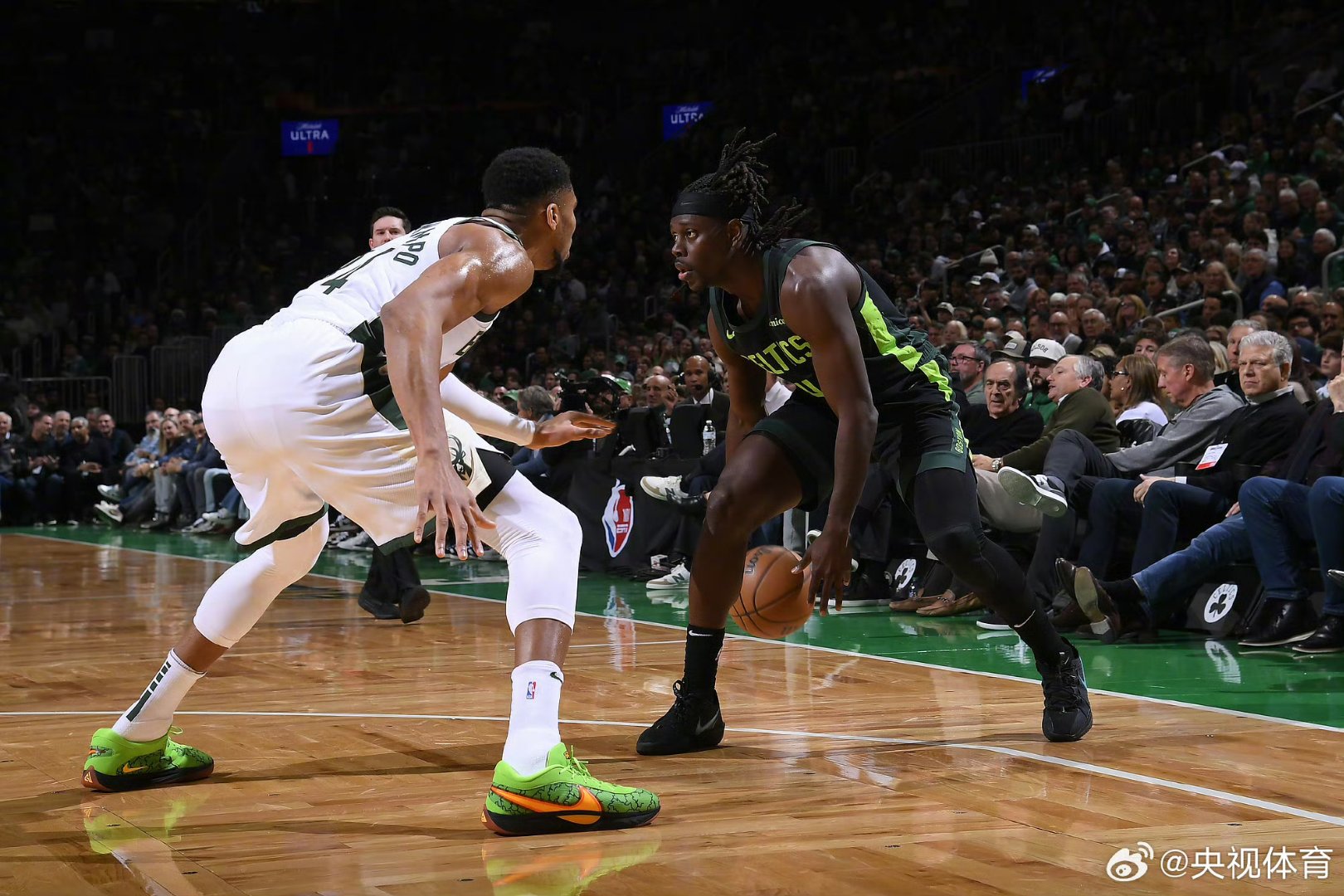 密尔沃基雄鹿迎NBA季后赛关键赛，今夜调整名单，球迷炸锅，控场能力受关注的简单介绍